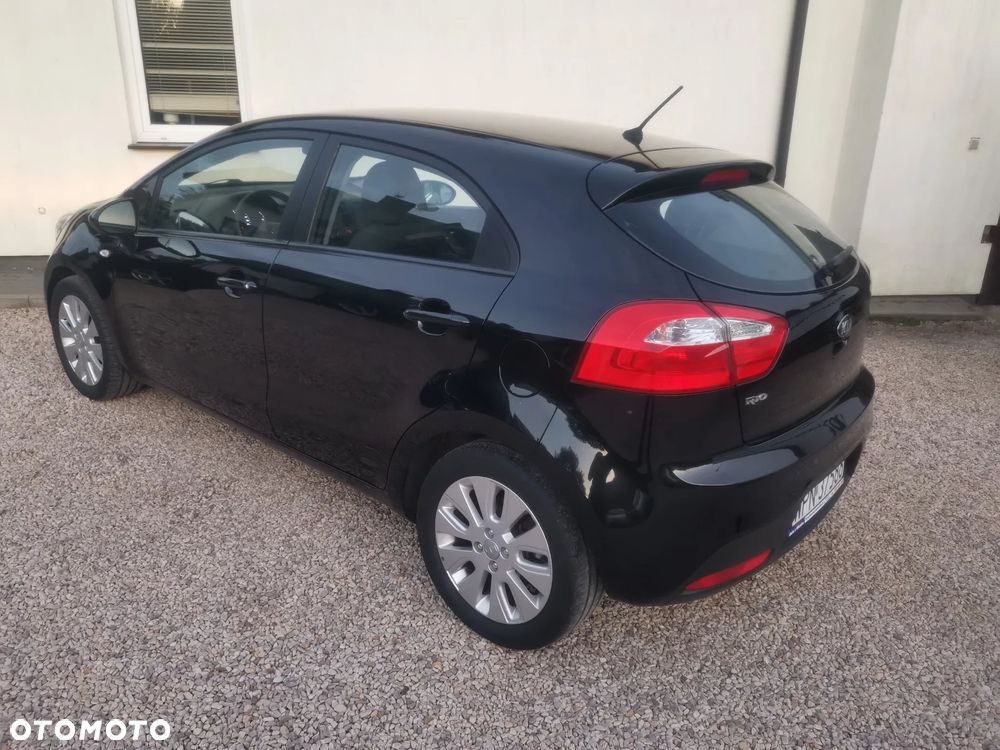 Kia Rio 1.2 Attract - 4