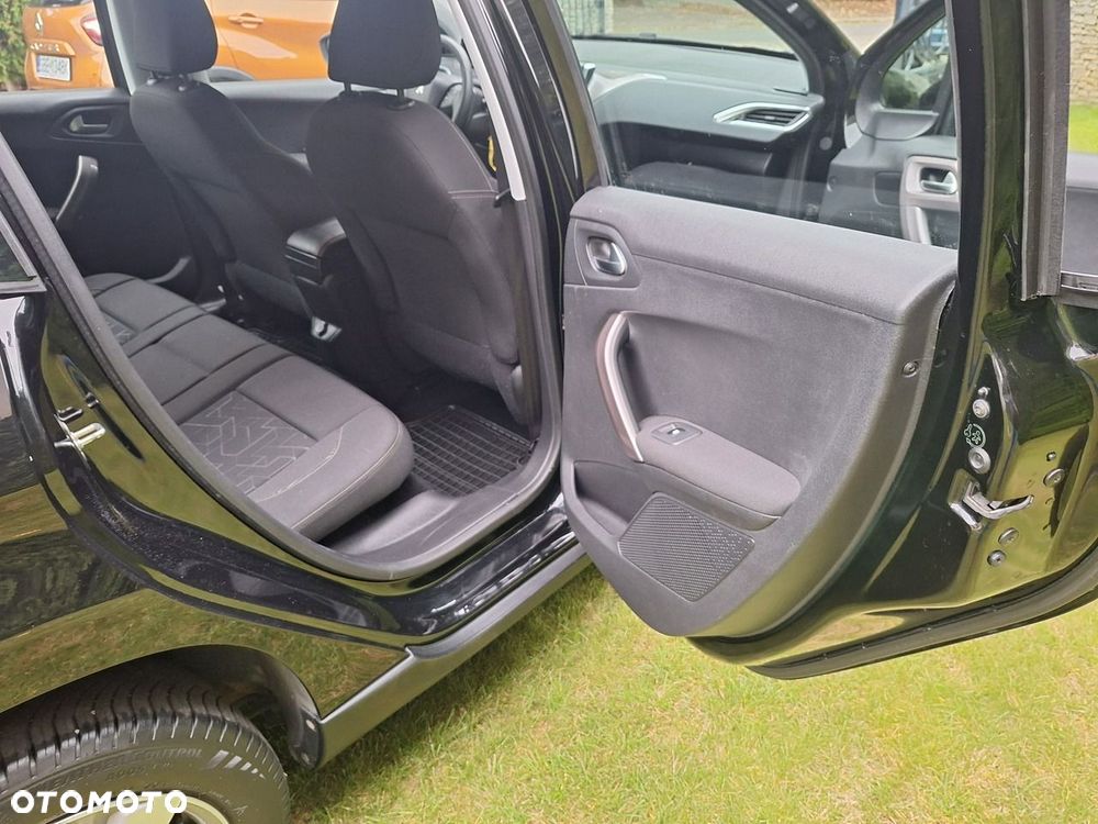 Peugeot 2008 1.6 e-HDi Active S&S - 19