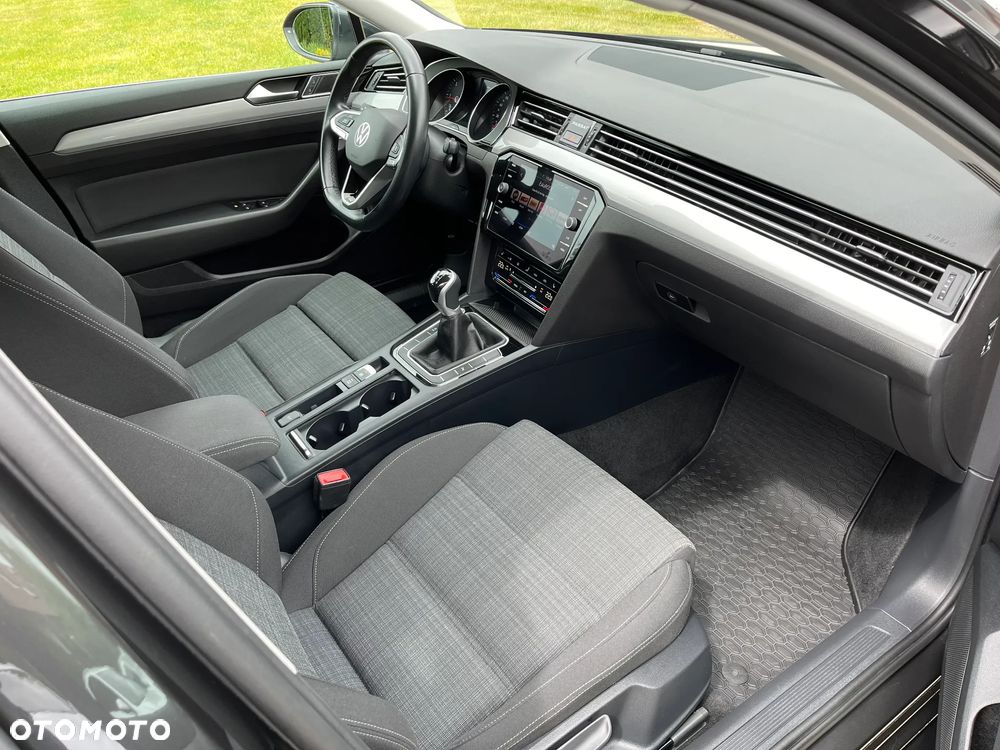 Volkswagen Passat Variant 2.0 TDI EVO Business - 10