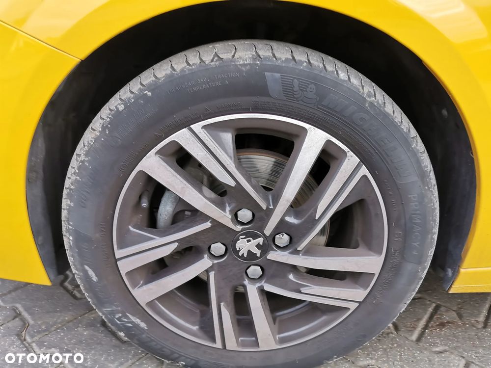 Peugeot 208 PureTech 100 EAT8 Allure - 28