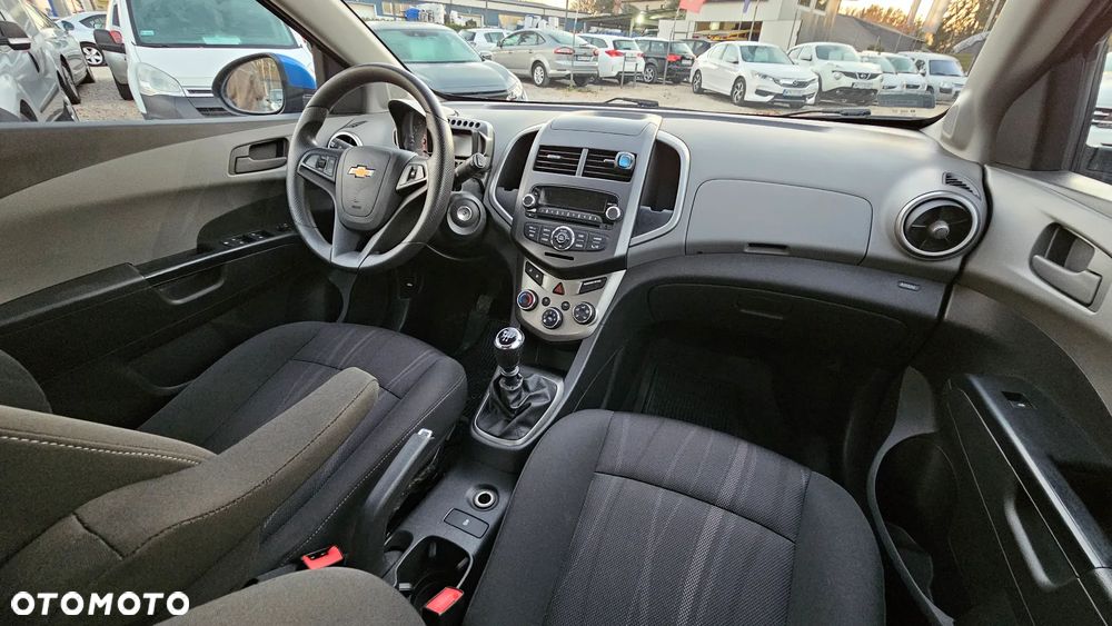 Chevrolet Aveo 1.4 16V LS Design+ - 17