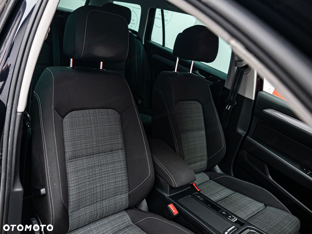 Volkswagen Passat - 9