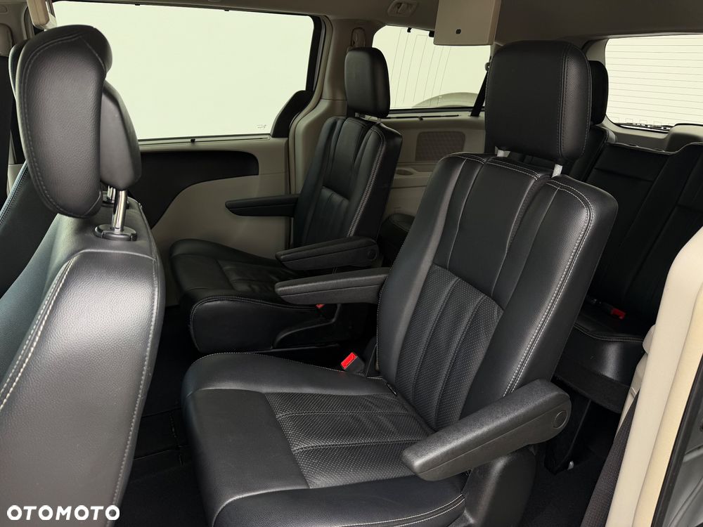 Lancia Voyager 3.6 Silver Euro6 - 23