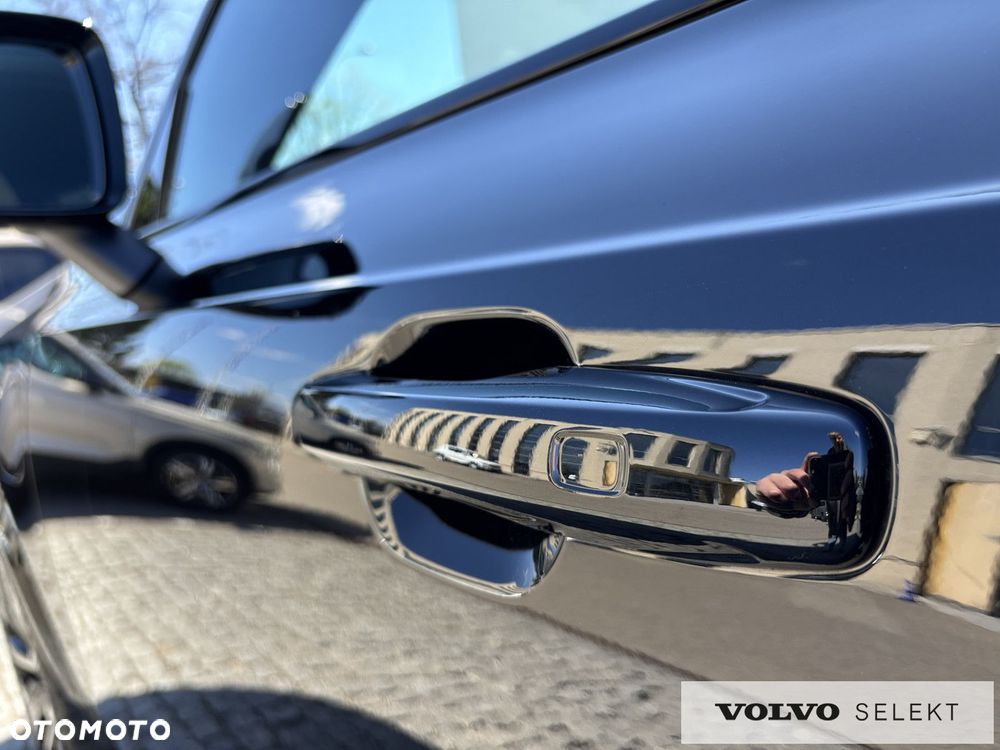 Volvo XC 90 - 9