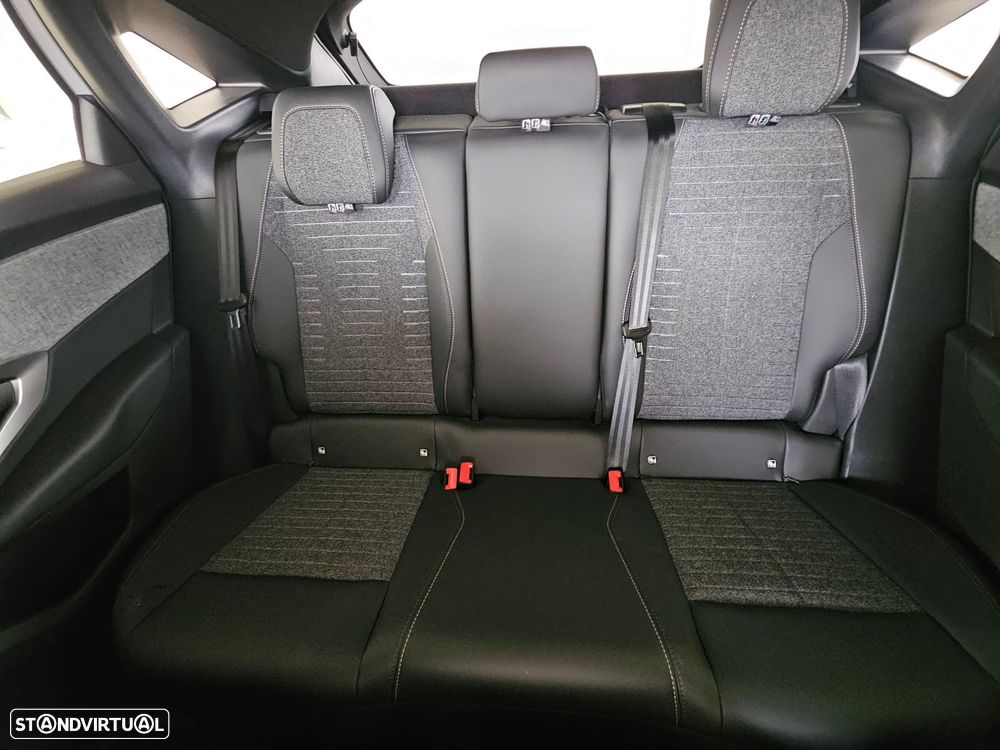 Peugeot 3008 1.2 Hybrid Allure e-DCS6 - 17