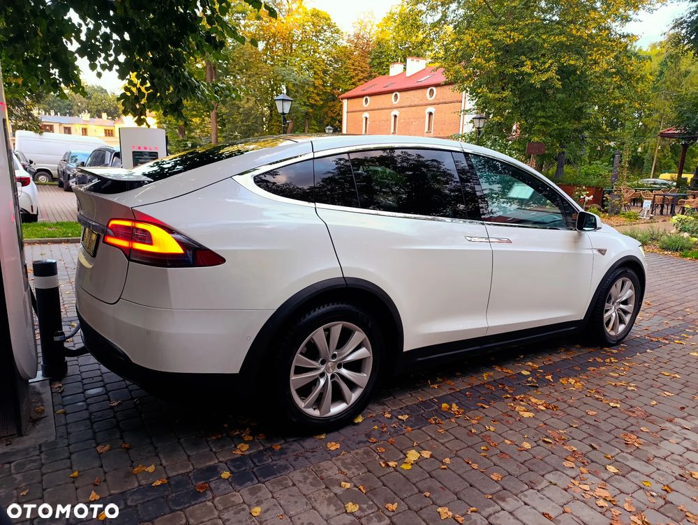 Tesla Model X Long Range Plus - 17
