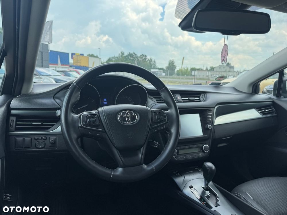 Toyota Avensis 1.8 Premium MS - 12