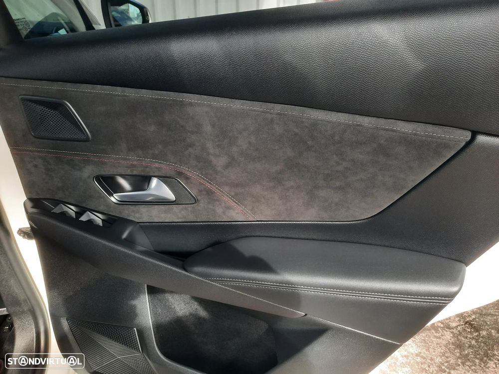 DS DS7 Crossback E-Tense Performance Line+ EAT8 - 44