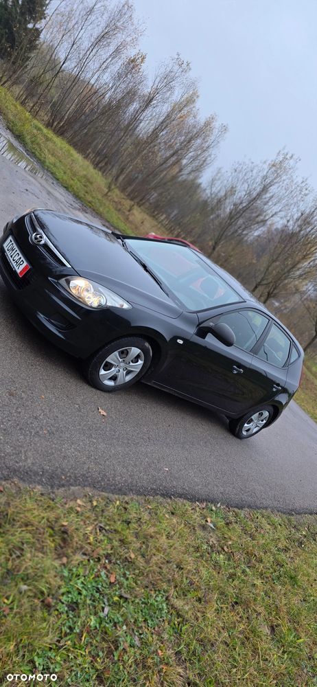 Hyundai i30 1.4 Base + - 24