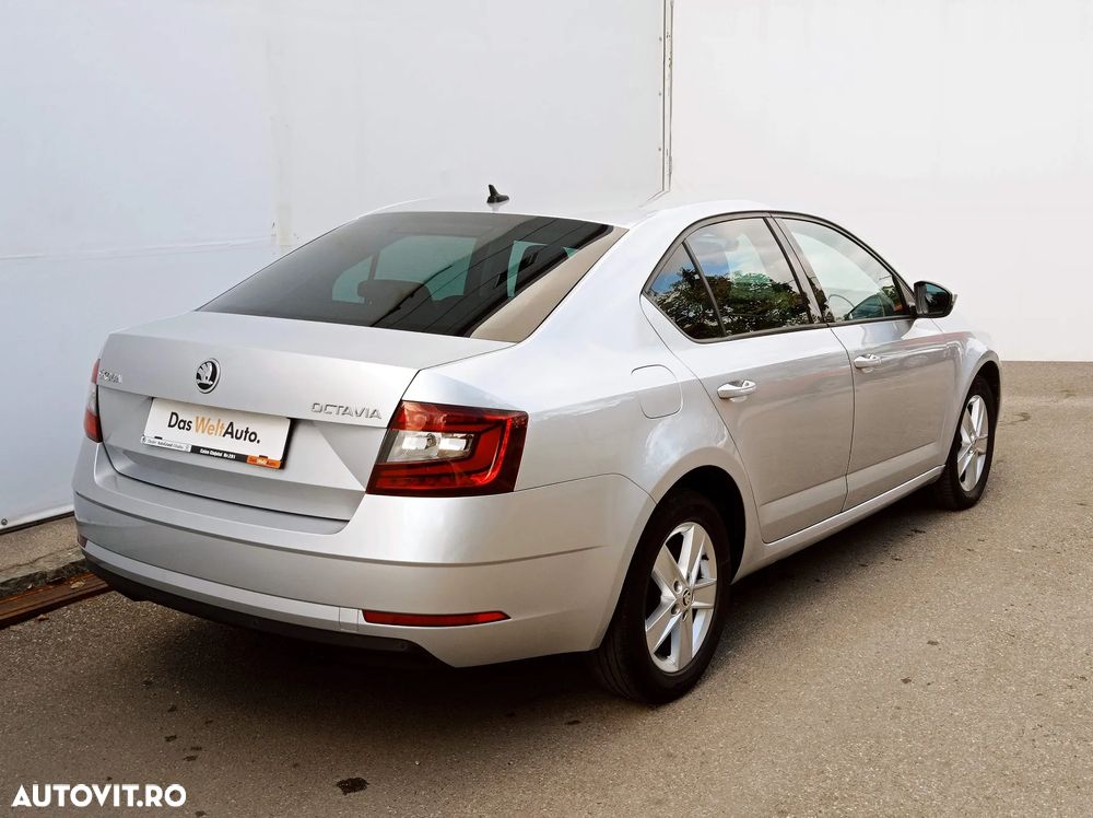 Skoda Octavia 2.0 TDI DSG Ambition - 11