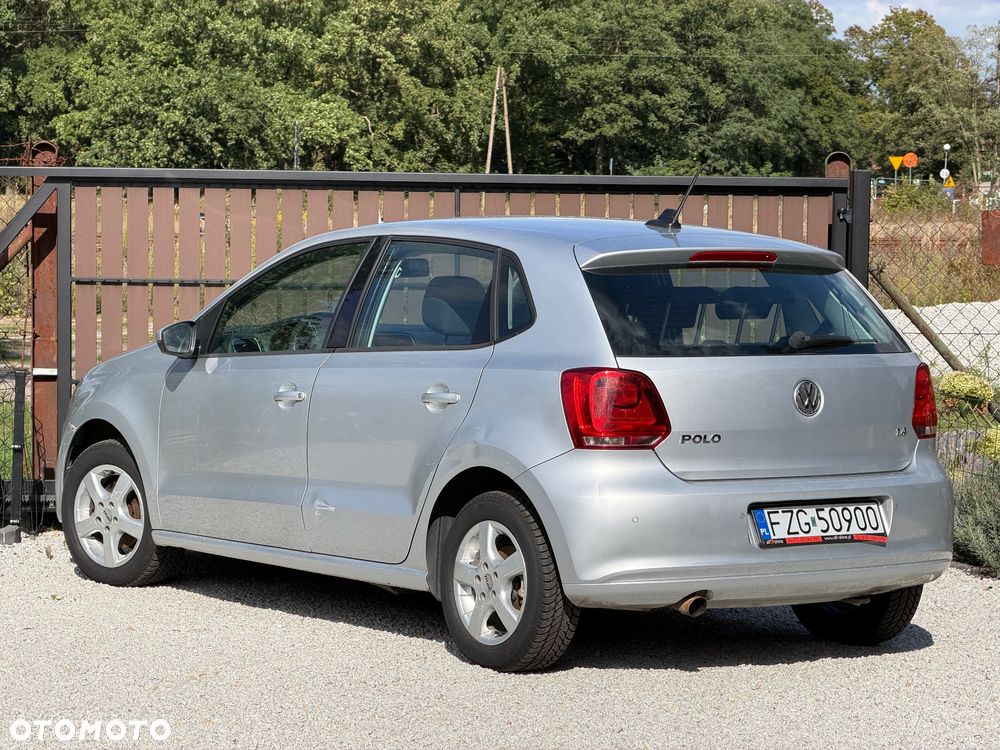 Volkswagen Polo 1.4 16V Comfortline DSG - 10