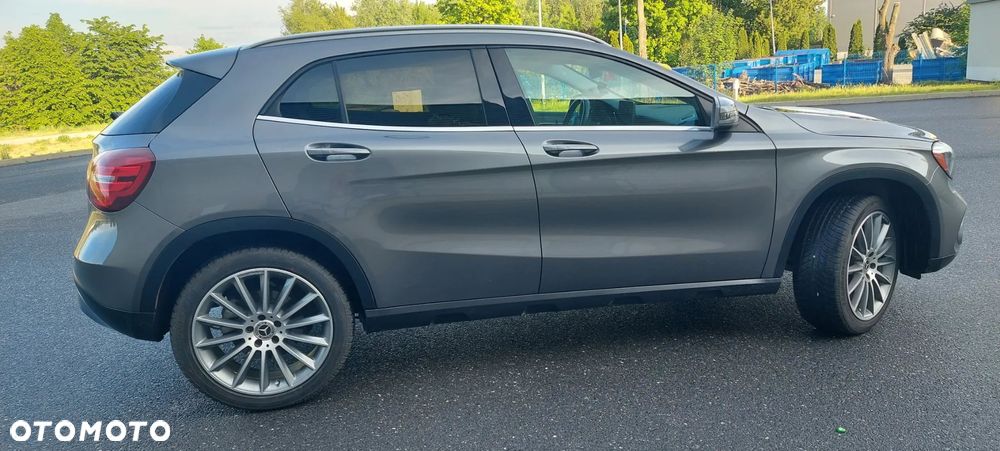 Mercedes-Benz GLA 250 4Matic 7G-DCT UrbanStyle Edition - 10