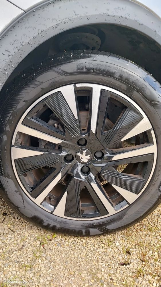 Peugeot e-2008 50 kWh GT Pack - 4