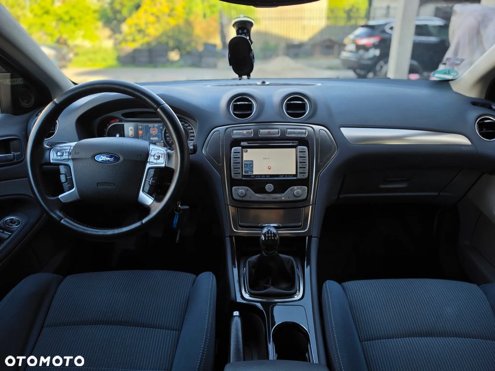 Ford Mondeo - 29