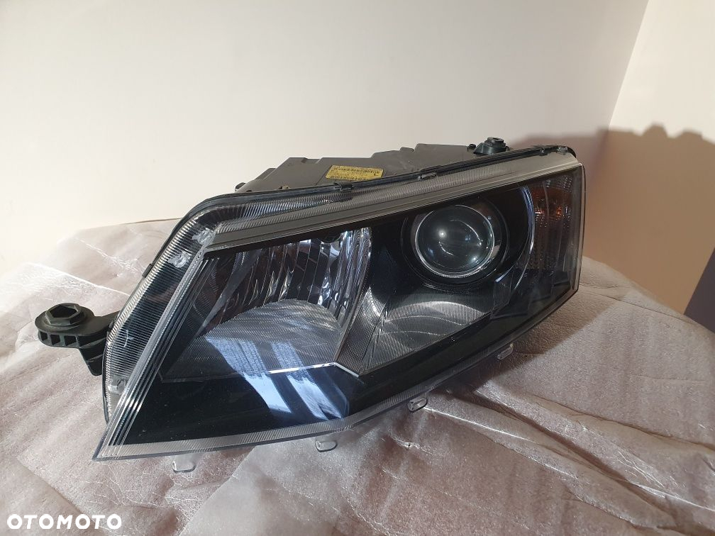 Lampa xenon lewa prawa Skoda Octavia III Europa skrętna - 2