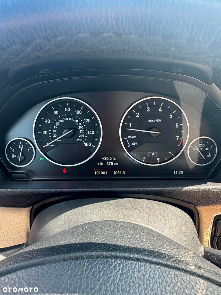 BMW Seria 3 320i xDrive - 10