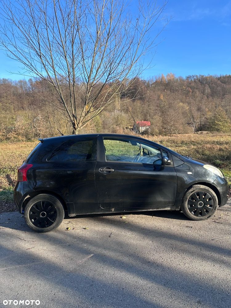 Toyota Yaris 1.0 Luna A/C - 3