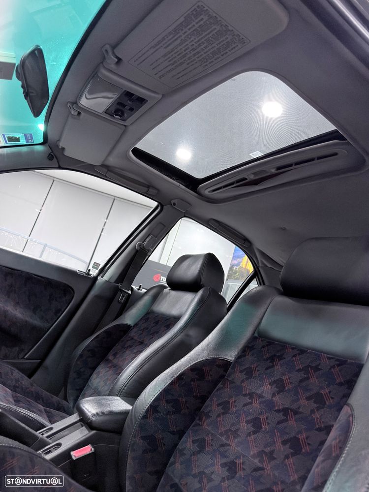 Honda Civic 1.8 VTi - 21