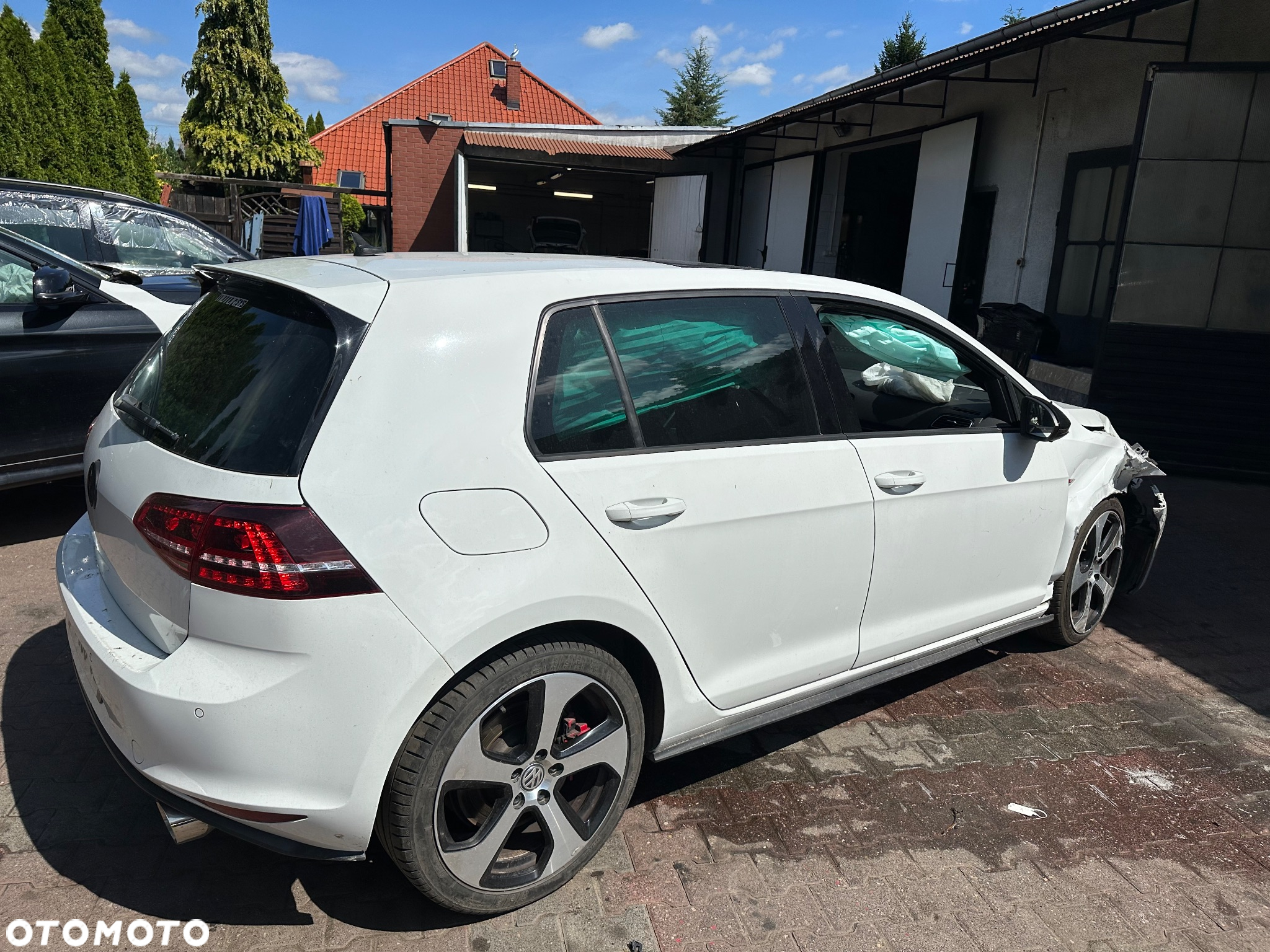 Volkswagen Golf GTI 2.0 TSI OPF DSG Performance - 5