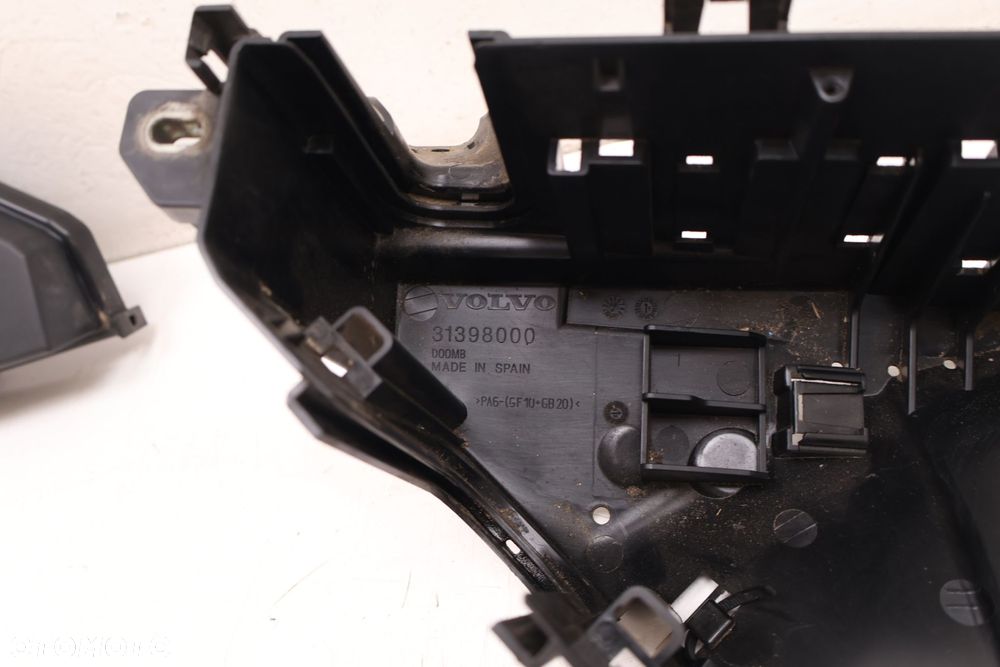 VOLVO XC90 II 2.0 T8 BUDOWA SKRZYNKI BEZPIECZNIKÓW 31499017, 31398001, 31398000 - 2