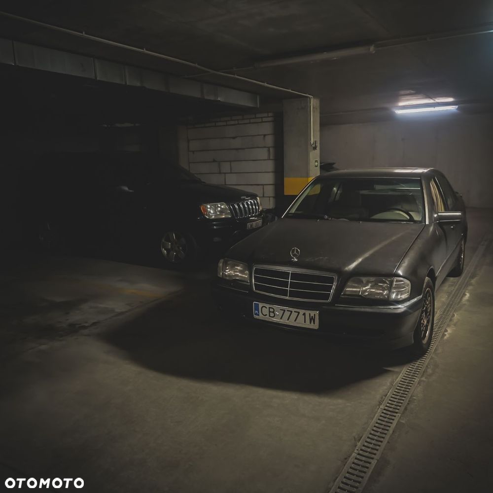 Mercedes-Benz Klasa C 180 Elegance - 9