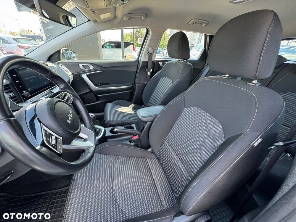 Kia Ceed 1.5 T-GDI M - 11