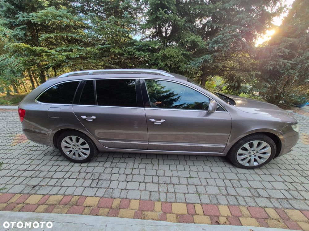 Skoda Superb 2.0 TDI Elegance DSG - 6