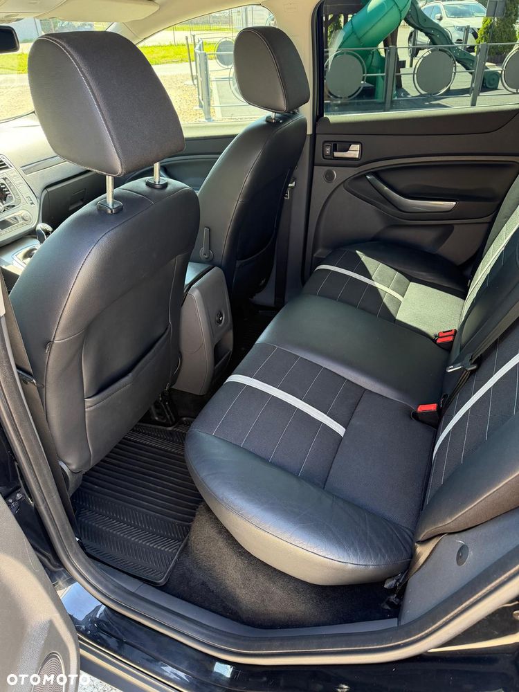Ford Kuga 2.0 TDCi 2x4 Titanium - 19