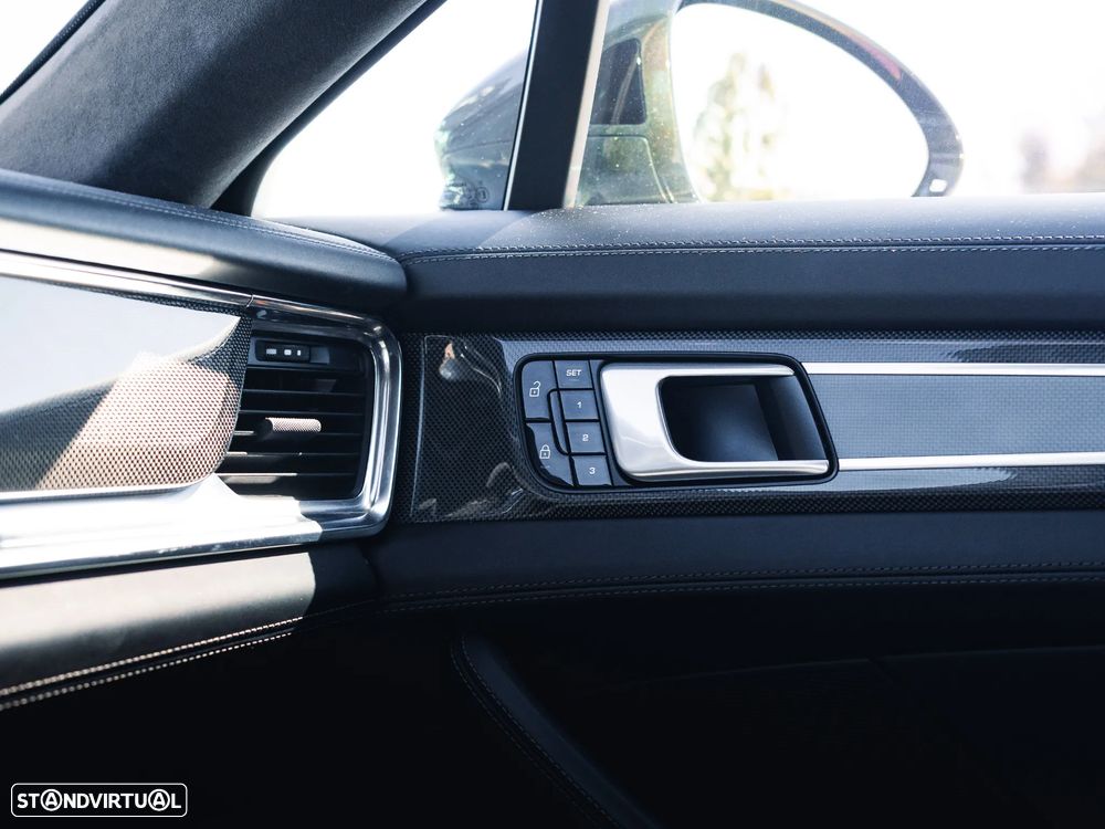 Porsche Panamera Sport Turismo Turbo S E-Hybrid - 28