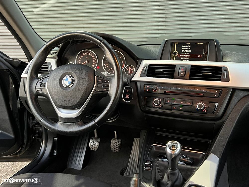 BMW 318 d Line Sport - 16