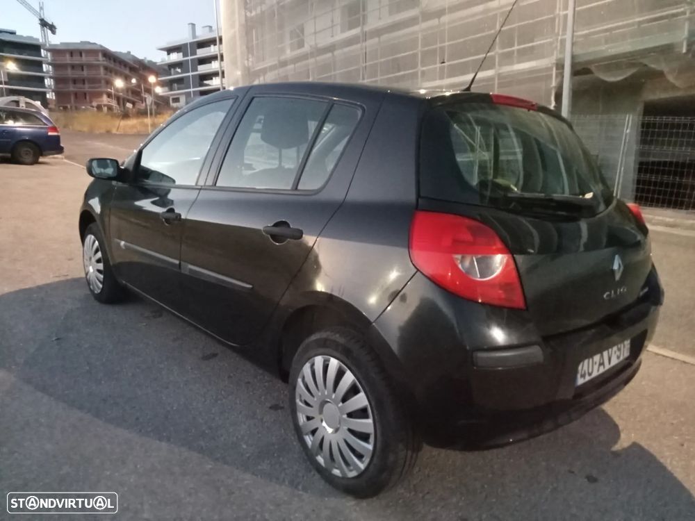 Renault Clio 1.2 16V Confort - 3