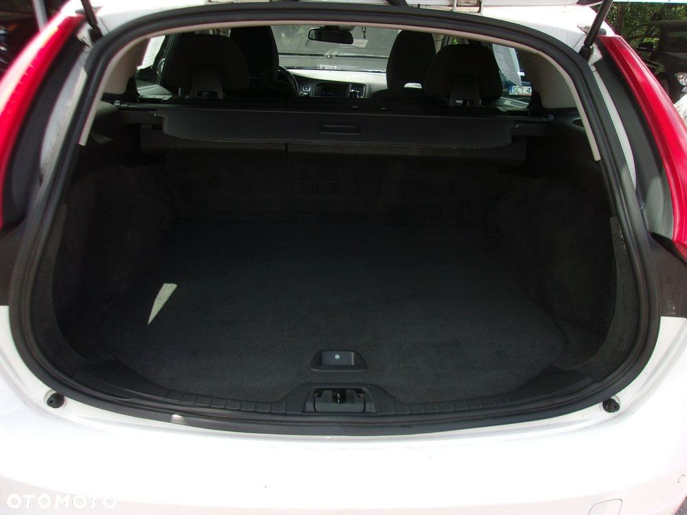 Volvo V60 D3 Momentum - 24
