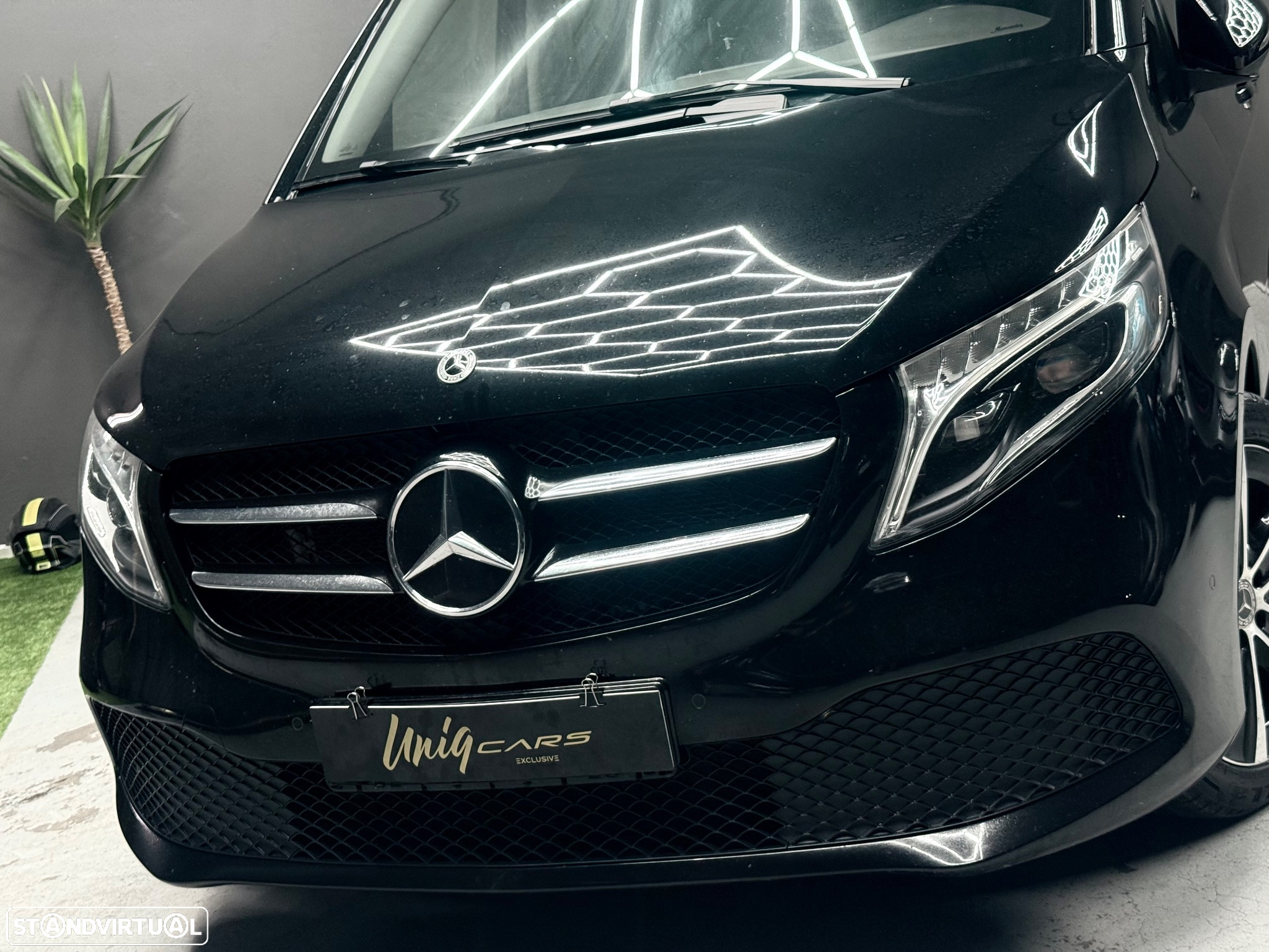 Mercedes-Benz V 300 d Longo Avantgarde - 13