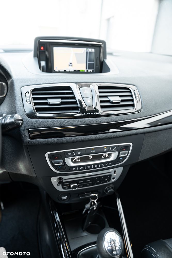Renault Megane ENERGY TCe 115 Start & Stop Bose Edition - 34