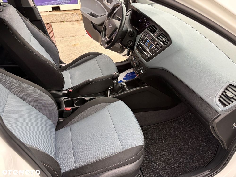 Hyundai i20 1.2 Select - 12
