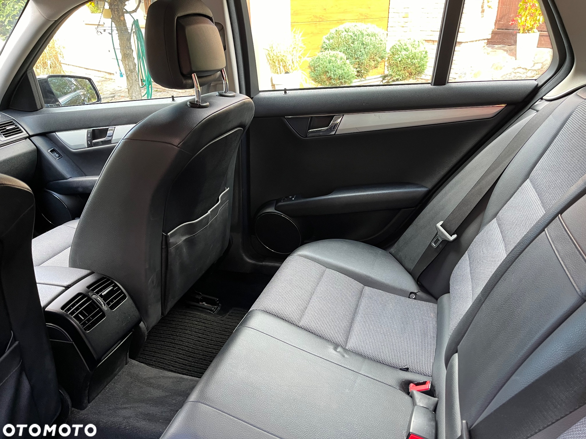 Mercedes-Benz Klasa C 220 T CDI DPF Automatik BlueEFFICIENCY Avantgarde - 17