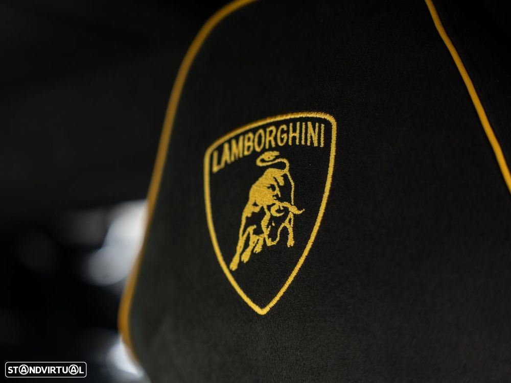 Lamborghini Revuelto - 16
