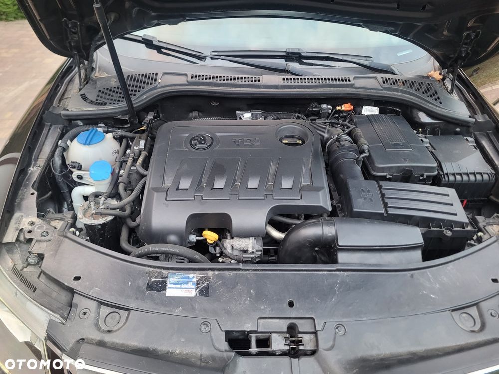Skoda Superb 2.0 TDI DSG Elegance - 24