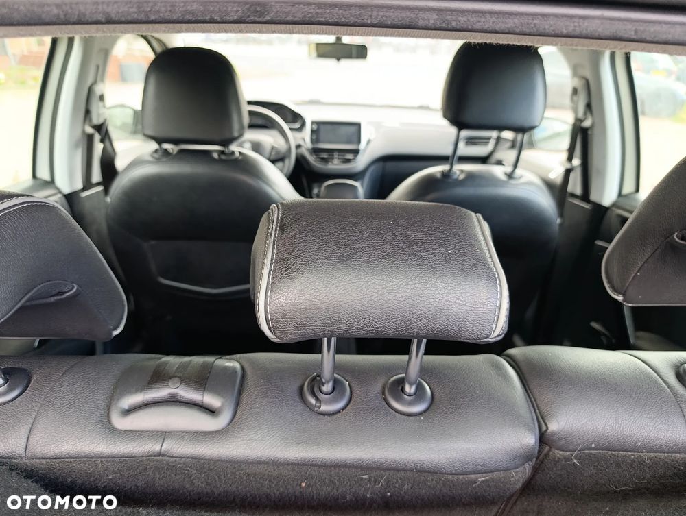 Peugeot 208 82 VTI Allure - 17