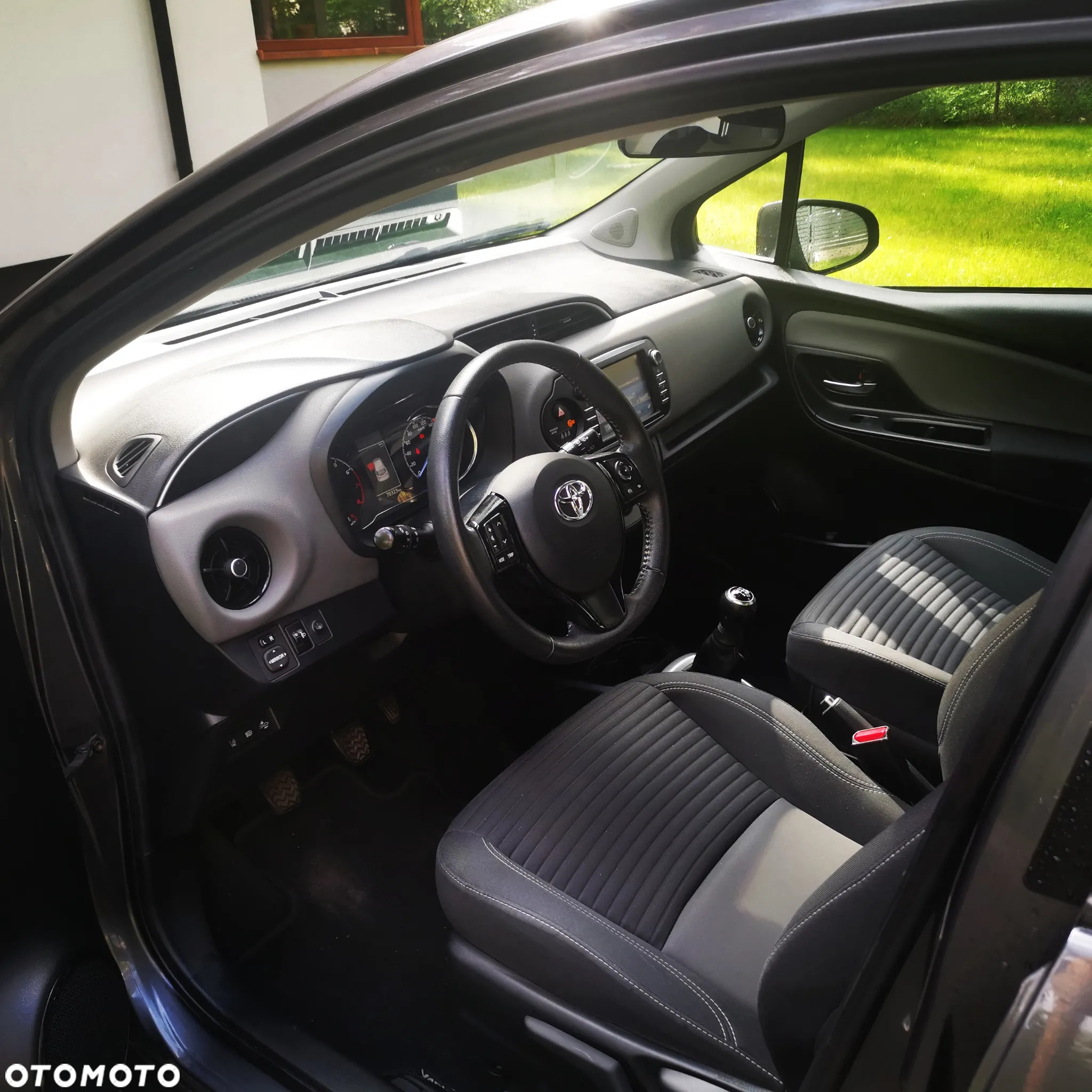 Toyota Yaris 1.0 Premium - 10