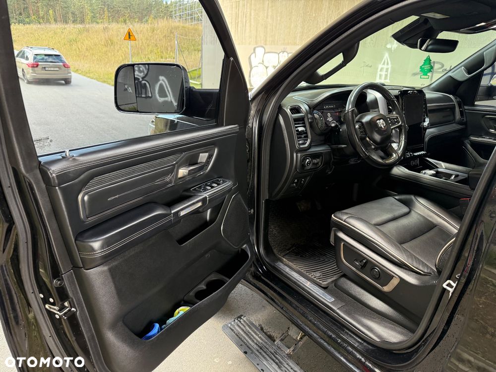 RAM 1500 5.7 Crew Cab Longbed Laramie Black - 11