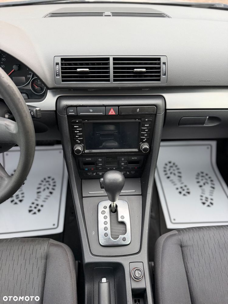 Audi A4 Limousine - 29