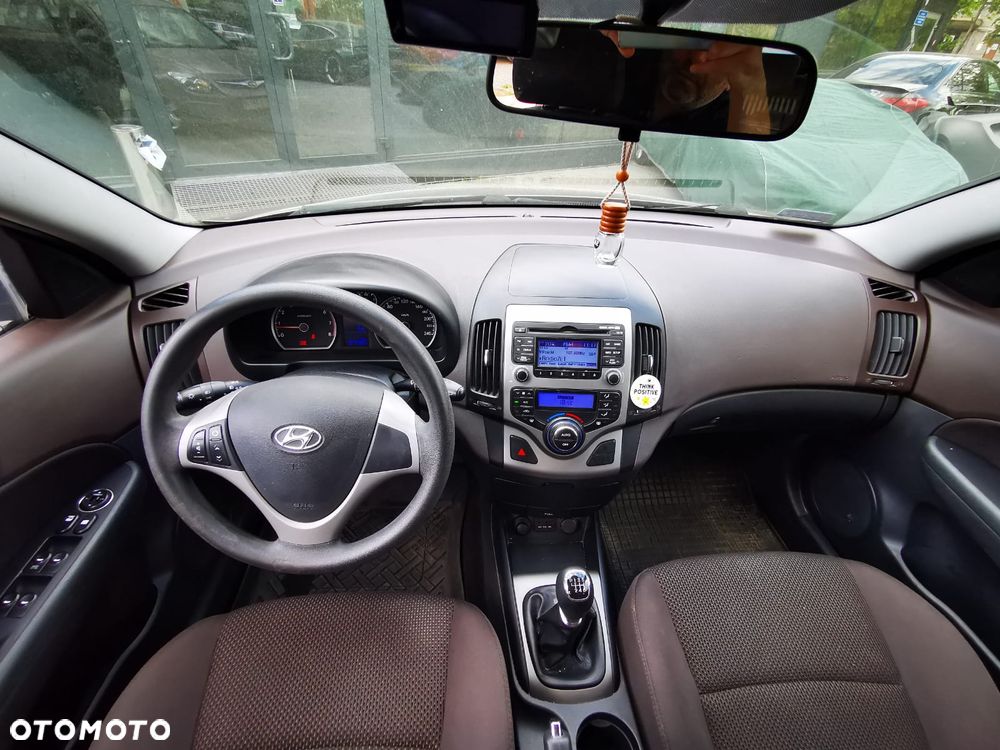 Hyundai i30 1.6 Comfort EU5 - 5
