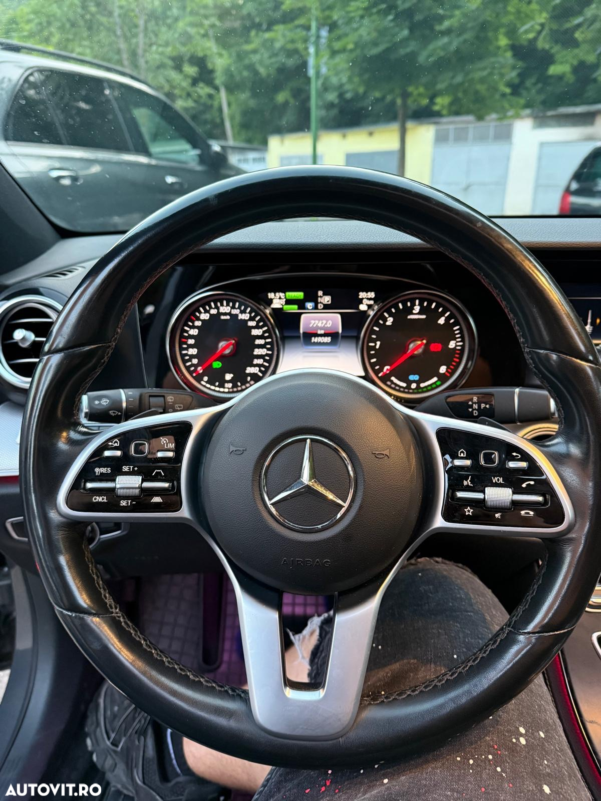 Mercedes-Benz E 300 de 4Matic T 9G-TRONIC Avantgarde - 10