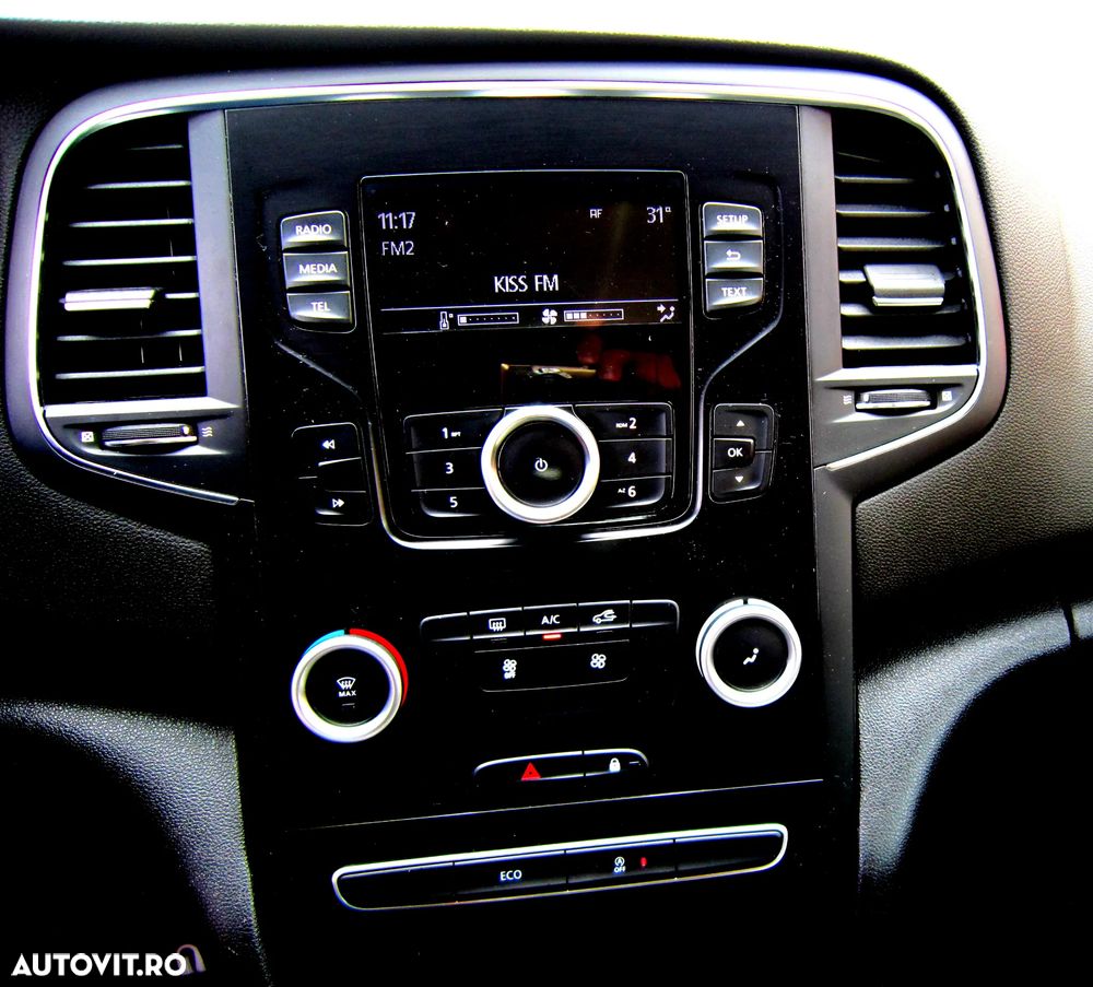 Renault Megane TCe Business - 17