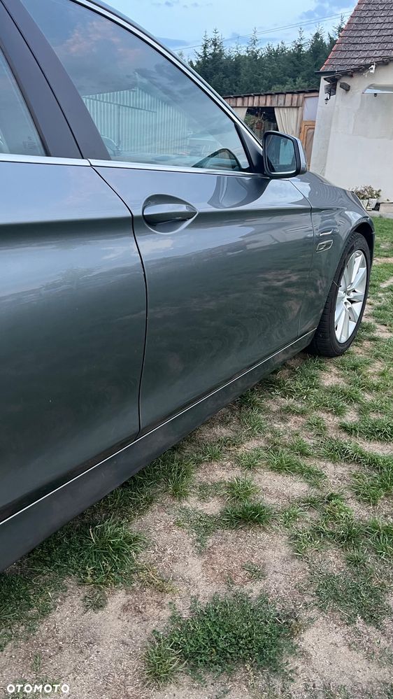 BMW Seria 5 525d - 12