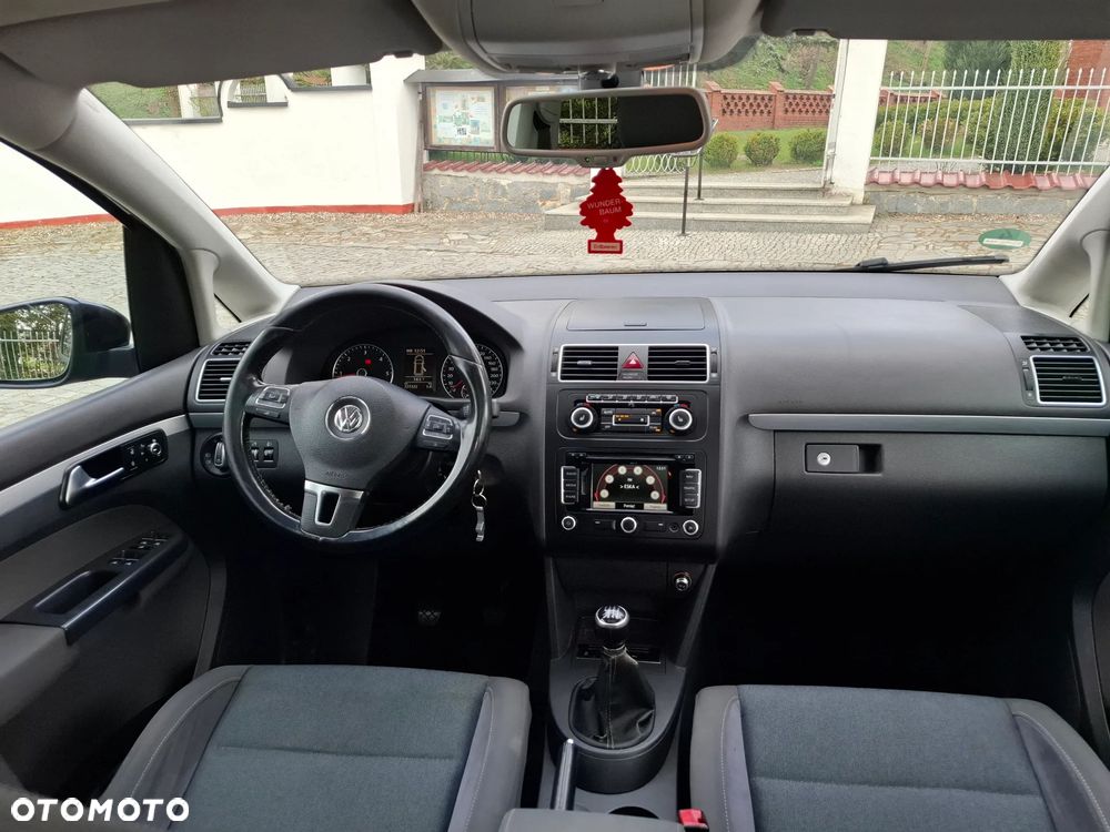 Volkswagen Touran 2.0 TDI DPF BlueMotion Technology STYLE - 8