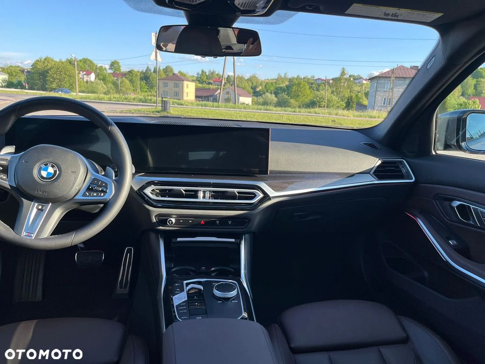 BMW Seria 3 330i M Sport - 4