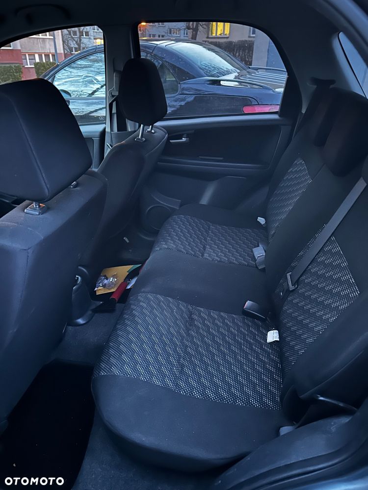Suzuki SX4 1.6 GLX / Comfort - 9