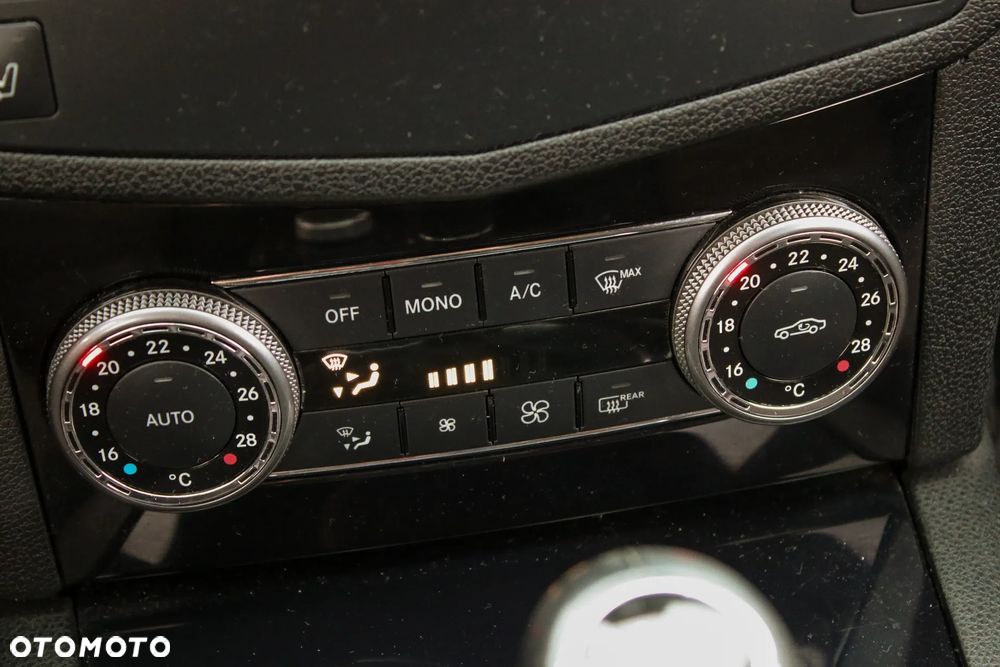 Mercedes-Benz Klasa C 220 CDI Elegance - 29